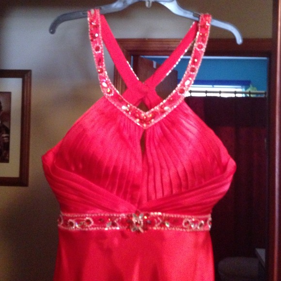 Prom dress 10/10 condition. Would like 300 for it