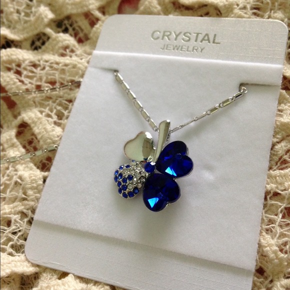 Necklace-4 leaves