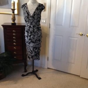 Adrianna Papell Woman