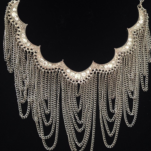 🔴Necklace Set with Rhinestones - Picture 2 of 3