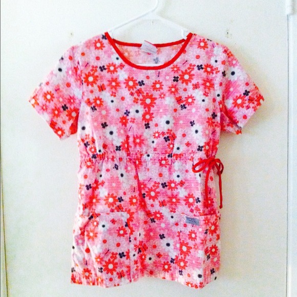 NWOT scrub top