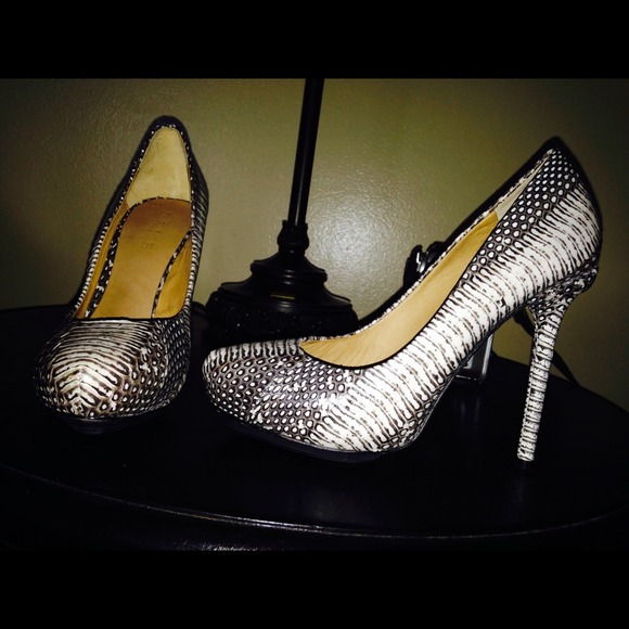 Brand new L.A.M.B shoes. - Picture 3 of 3