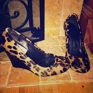 Tory burch wedge shoes! Beautiful cheetah print!