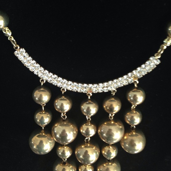 🅾⬇️Reduced⬇️🅾 Gold Necklace Set - Picture 2 of 4