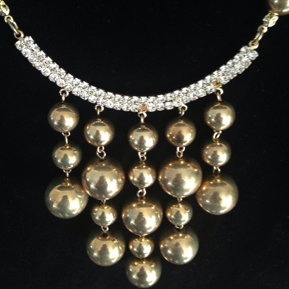 🅾⬇️Reduced⬇️🅾 Gold Necklace Set - Picture 3 of 4