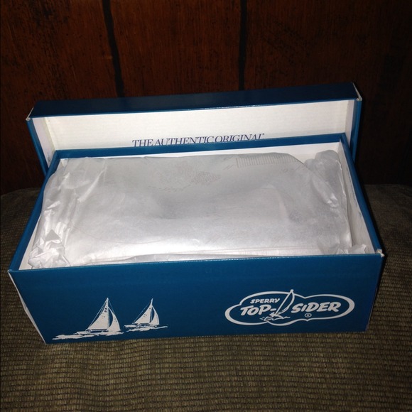 ❌❗️SOLD❗️❌Ivory Python Print Sperry Top-Sider - Picture 2 of 2