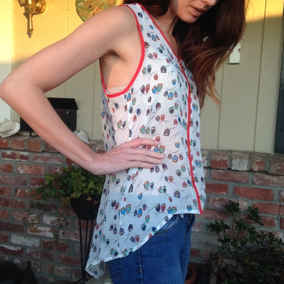 ***SOLD*** Adorable owl sleeveless blouse - Picture 4 of 4