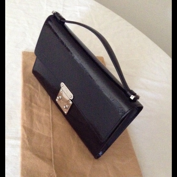 Sold Louis Vuitton Black Glacé Vernis Clutch - Picture 4 of 4