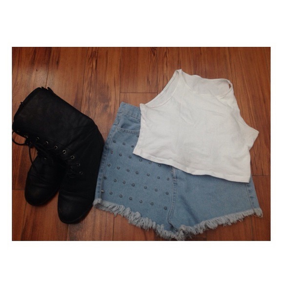 AA Sleeveless Croptop