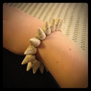white cracked spike bracelet