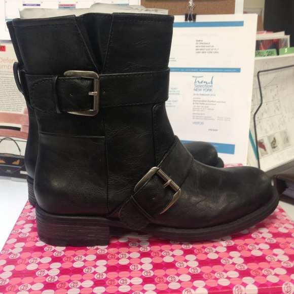 💥💥SOLD💥💥 Black combat boots