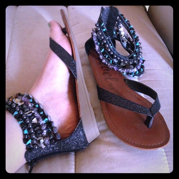 ***SOLD*** Amazing beaded sandals!!! - Picture 1 of 3