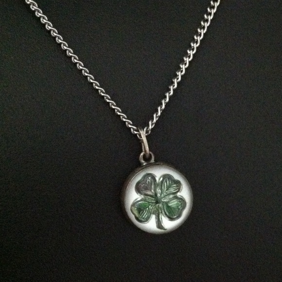 St patty's clover necklace