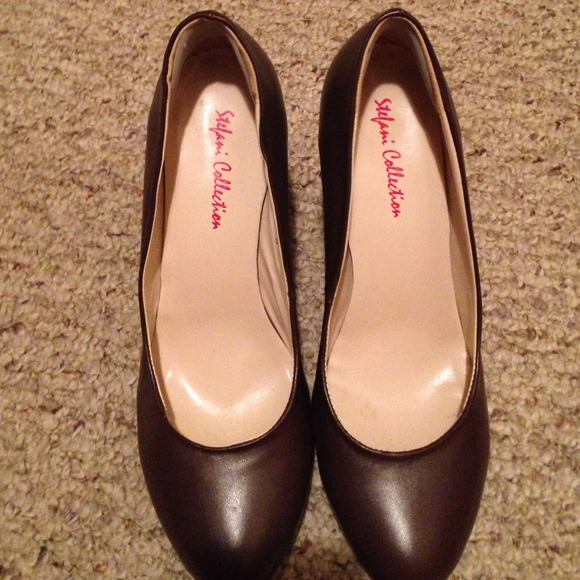 Chocolate brown leather pumps