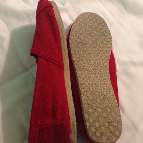 TOMS - Picture 2 of 2