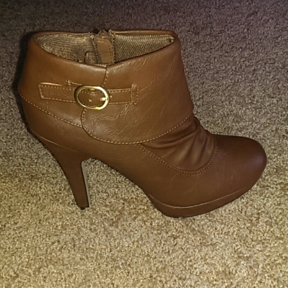 Hold for @lunaruby! Madden Girl brown booties - Picture 3 of 4