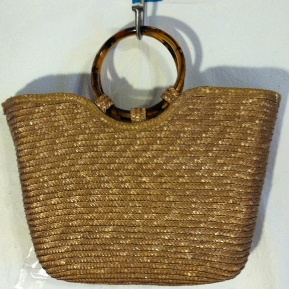 Wicker bag with multi pocket floral inside