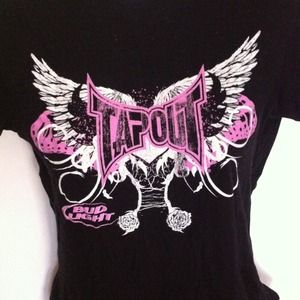 Women's Tap Out Tshirt