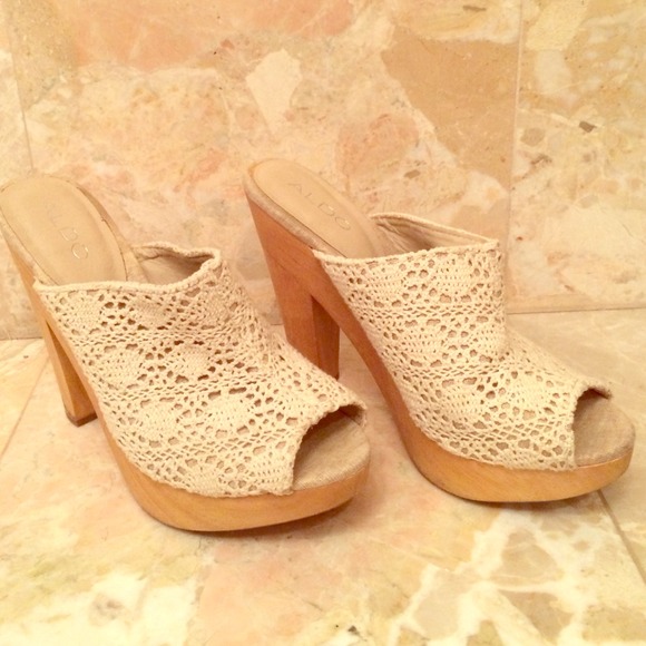 Aldo Platform crochet heals