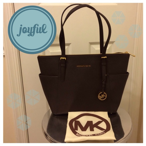 Michael Kors Handbags - Michael Kors EW Jet Set Coffee Top Zip Tote