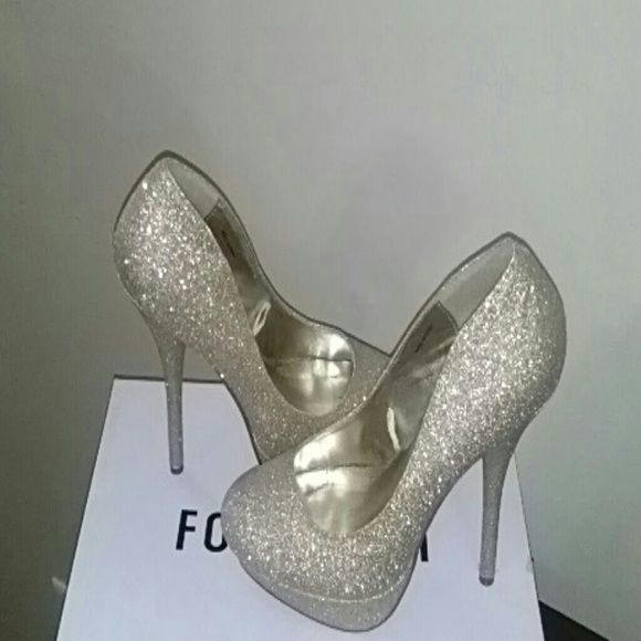 Sparkling Gold Pumps