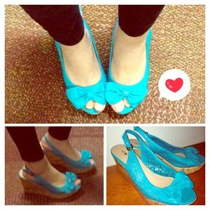 Cute Teal/Turquoise Wedges