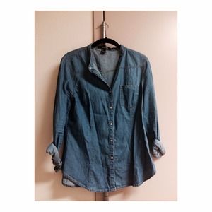 Cute blue button-up lightly worn!!