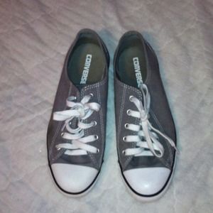 grey converse
