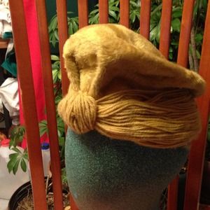 Vintage 1960s darcel wool hat