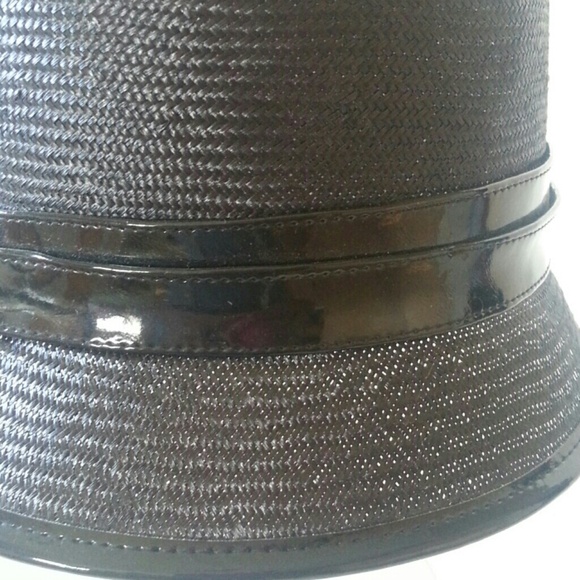 Black sraw bucket hat