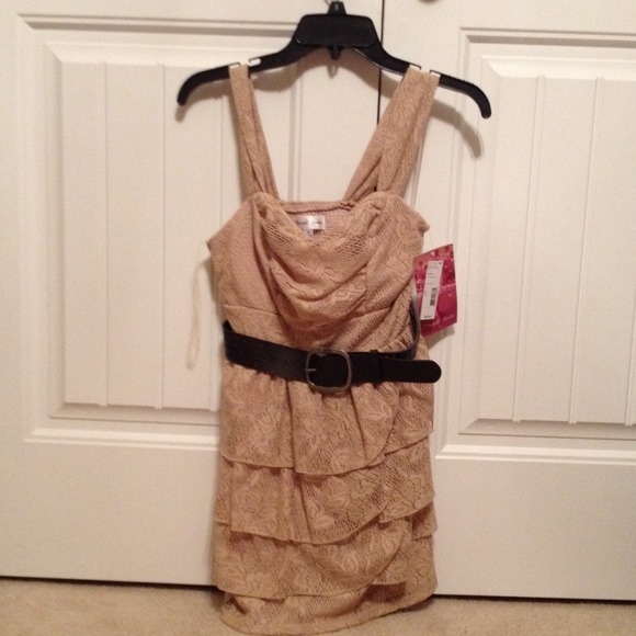🌟Host Pick🌟NWT Tan layered dress - Picture 2 of 2