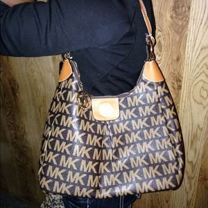 Mk handbag sz med