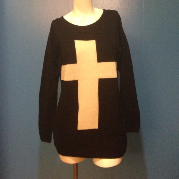 A sweater No brand not used it new