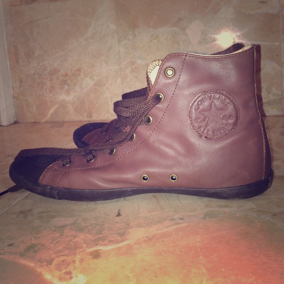 Converse Shoes - Brown leather Converse