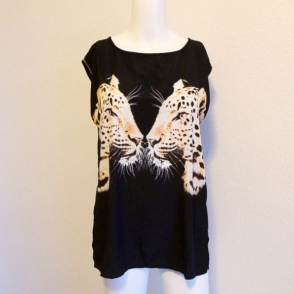❌SOLD❌CHEETAH TOP - Picture 3 of 3