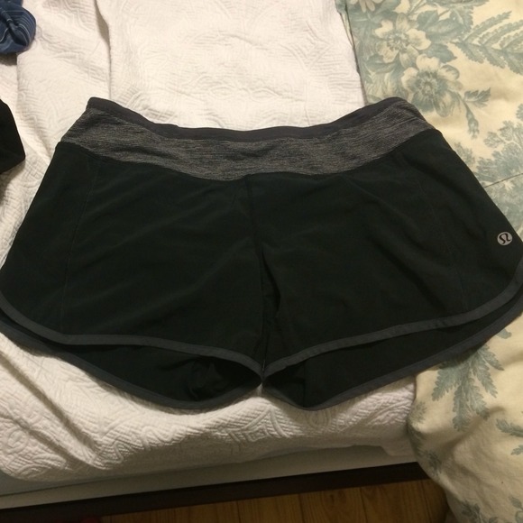 Lululemon turbo run shorts