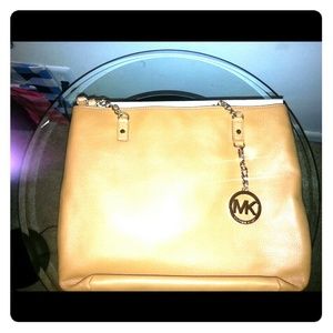 Authentic Michael Kors soft leather Handbag