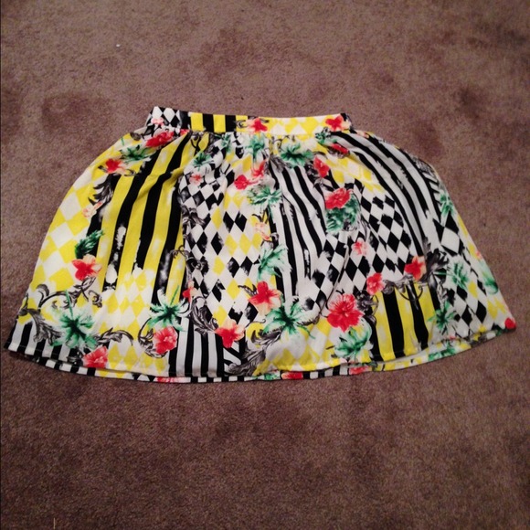 Harlequin Tulle Puffy Skater Skirt - Size Small - Picture 2 of 4