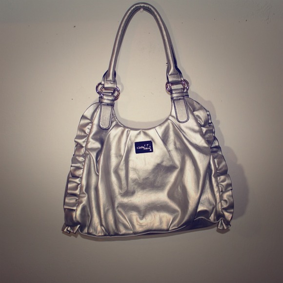 Silver Ruffle Nine & Co Purse (NWOT)