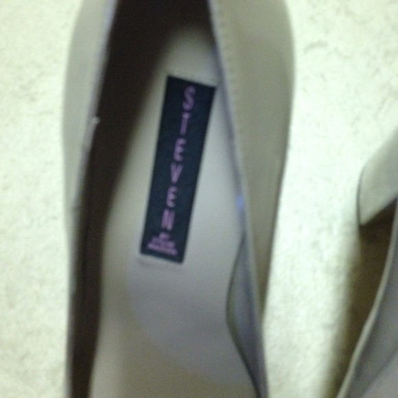 Leather Steven By Steve Madden 4"Heels NWOT 9.5 - Picture 2 of 4