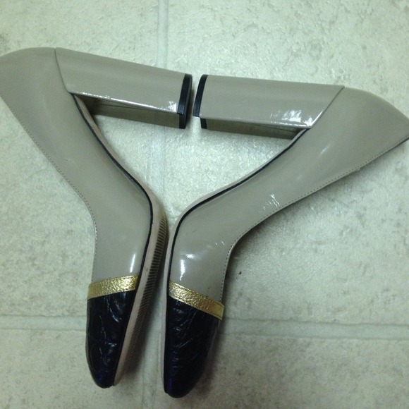 Leather Steven By Steve Madden 4"Heels NWOT 9.5 - Picture 3 of 4