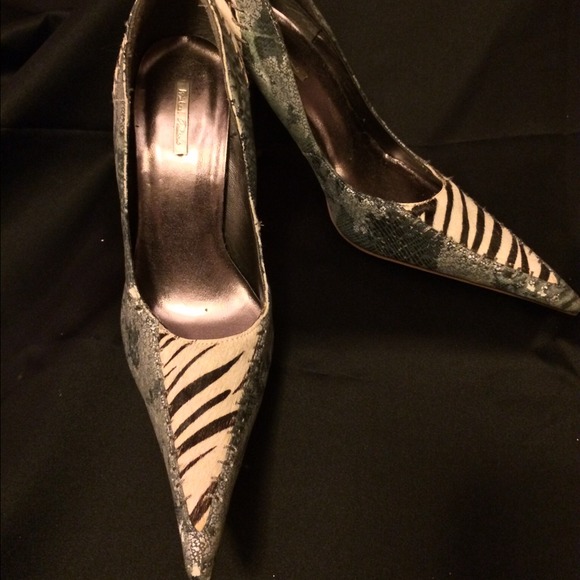 Fabulous Michael Antonio heeled zebra shoes