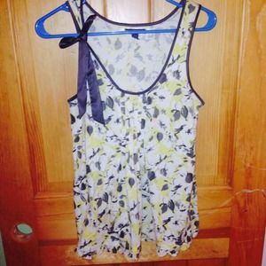 Cute summery floral tank!