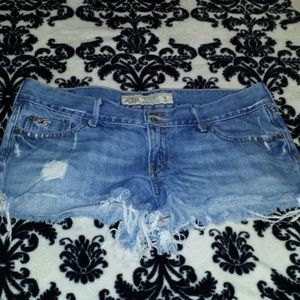 HOLLISTER JEANS SHORTS
