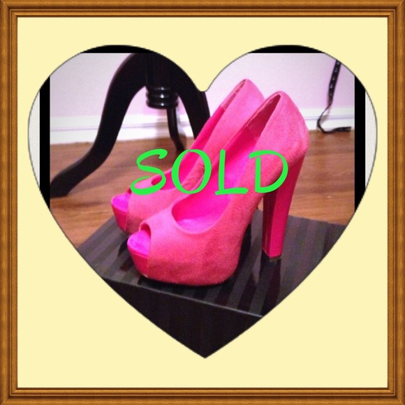 Shoes - 🎀 SEXY PEEP TOE PUMP🎀