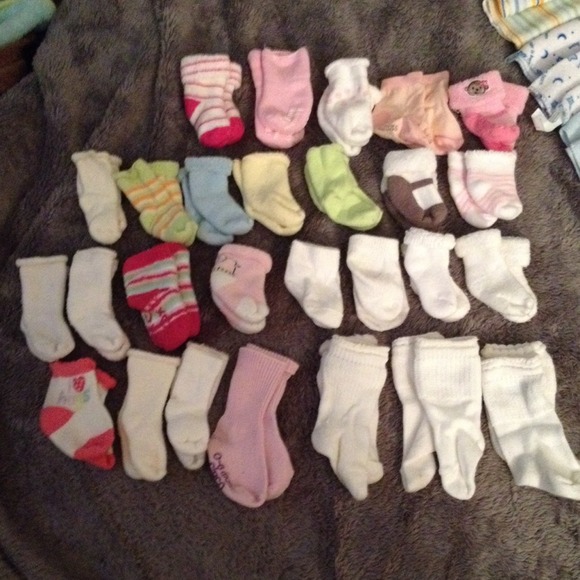 Solddddd 27 pairs of infant socks- girls!