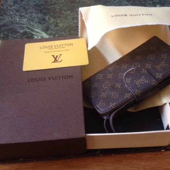 LV wallet for iPhone 4,4s