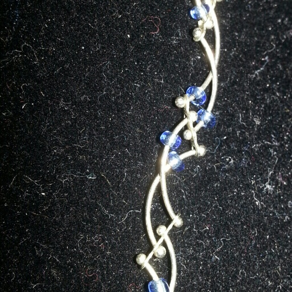 Pretty necklace - Picture 2 of 2