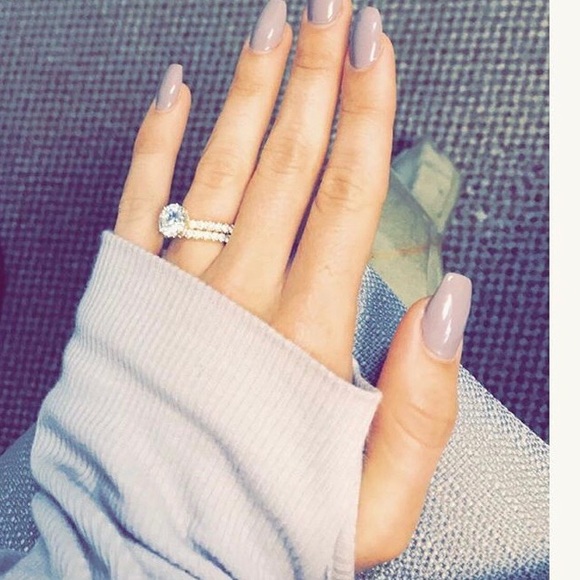 Meet your Posh Ambassador, seller, buyer & trader! - Picture 5 of 8