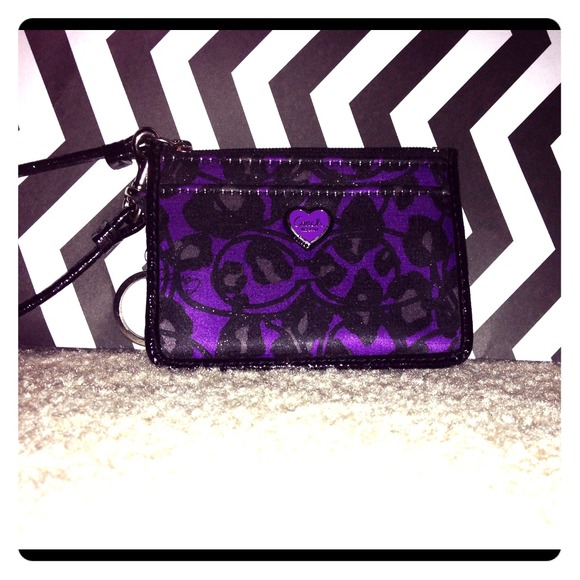 🎀SOLD🎀 AUTHENTIC COACH purple ocelot card holder